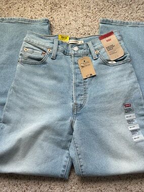 Levi’s Ribcage Straight Ankle Jeans